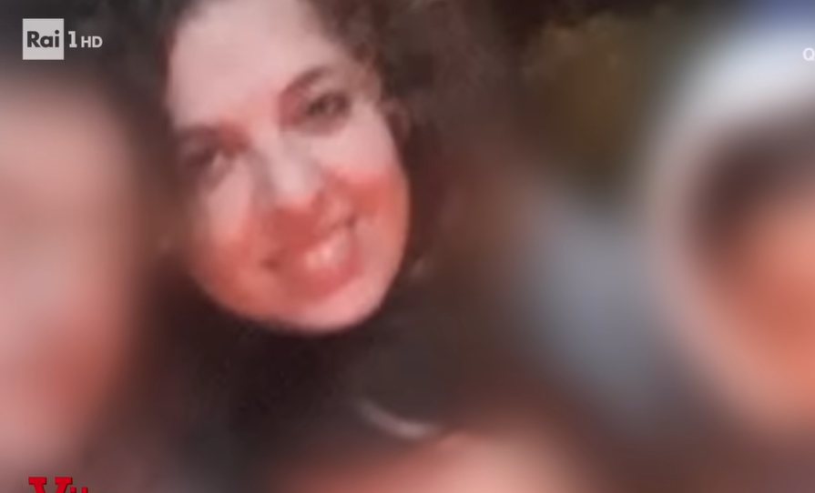 Ea este Anna, mama care s-a aruncat de la etaj cu cei 3 copii în brațe. Fetița de 6 ani a supraviețuit, dar e în stare gravă