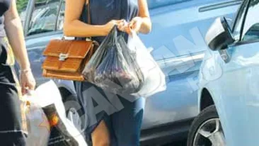 Jojo si Geanina Varga, indragostite de aceleasi sandale! Vezi ce piesa identica poarta Laura Cosoi si Dana Rogoz