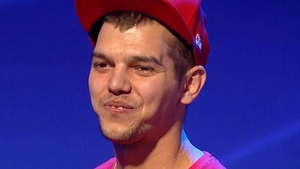 Erik Tudoran, ”gunoierul din Londra”, a cucerit scena de la ”Românii au talent” cu momentul său de beatbox