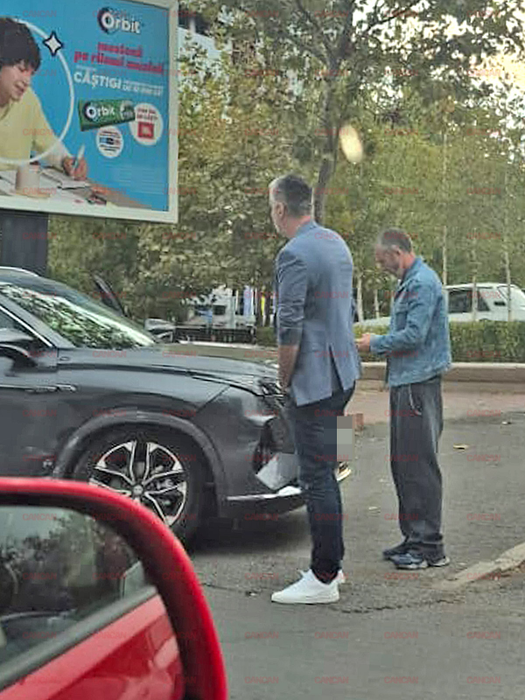 Mihai Stoica, implicat într-un accident în Capitală. Bolidul președintelui FCSB, avariat în urma impactului