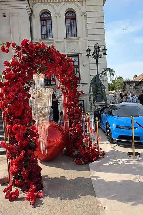 Imagini virale la o nuntă din Timișoara! Mirii au primit cadou un Bugatti Chiron