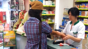 Claudia Sexxy a ajuns la spital dupa ce a fost muscata de o insecta!