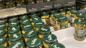 Câți lei costă un borcan cu castraveți cornișon în oțet, în Kaufland București. Sunt nelipsiți din salata Boeuf