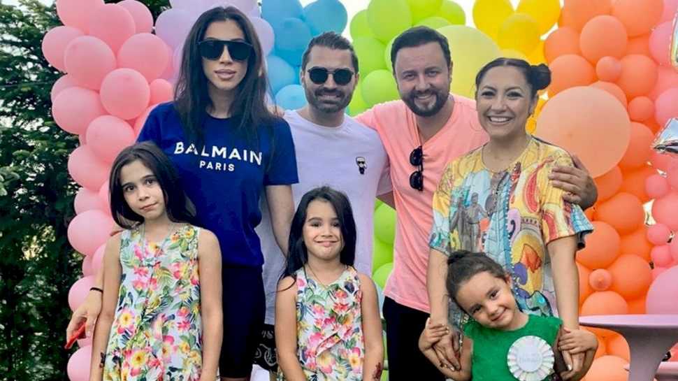 Pepe și Raluca Pastramă, alături de fiicele lor și nașii Andra și Cătălin Măruță
