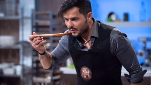 LIVIU VÂRCIU nu a stat prea mult pe gânduri şi a cerut-o de soţie! Cine este femeia care l-a făcut pe artist să ia această decizie