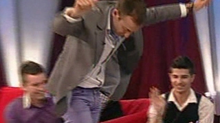 VIDEO Uite cum danseaza machedoneste si sparg farfurii Radu Mazare si fiul lui