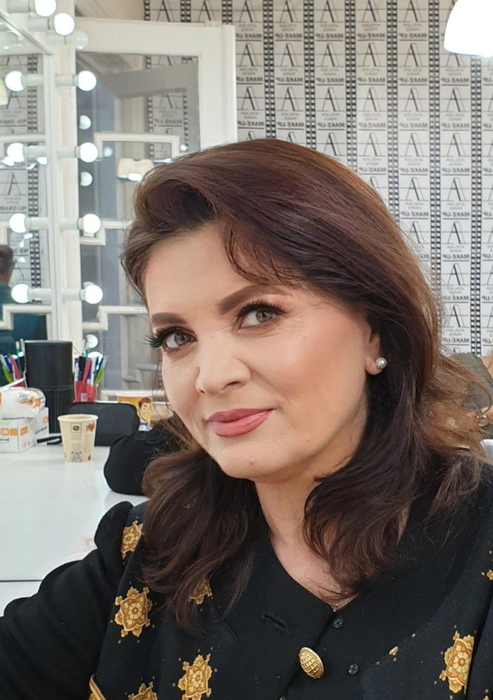 Gina Matache, mama Deliei și a Oanei Matache. Sursa: Facebook
