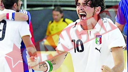 Maradona joaca pentru Italia