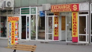 Curs valutar BNR 6 aprilie 2020. Cât a ajuns să coste astăzi 1 euro. Toate celelalte monede se prăbușesc!