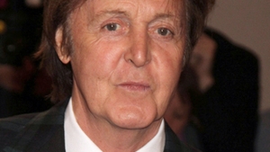 Paul McCartney: "M-am decis sa nu mai fumez cannabis de dragul fiicei mele"
