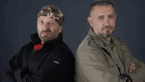 Cheloo, cu berea în mână pe Aeroportul Otopeni, înainte de Asia Express 2026. Cum a încercat să o ascundă