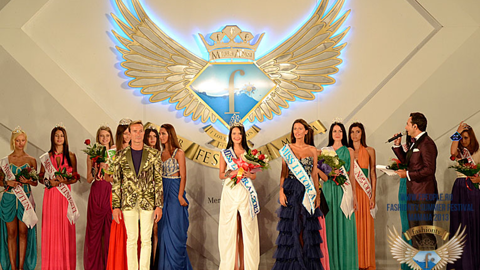 A dat "Vocea Romaniei" pe competitiile de frumusete. O fosta concurenta din echipa lui Smiley a devenit Miss Costinesti