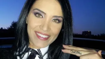 Adelina Pestritu s-a tatuat IN DIRECT. A suportat dureri CUMPLITE si s-a strambat in fel si chip: Doare foarte tare