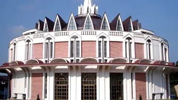 2.000 de credinciosi pe strazile Iasiului