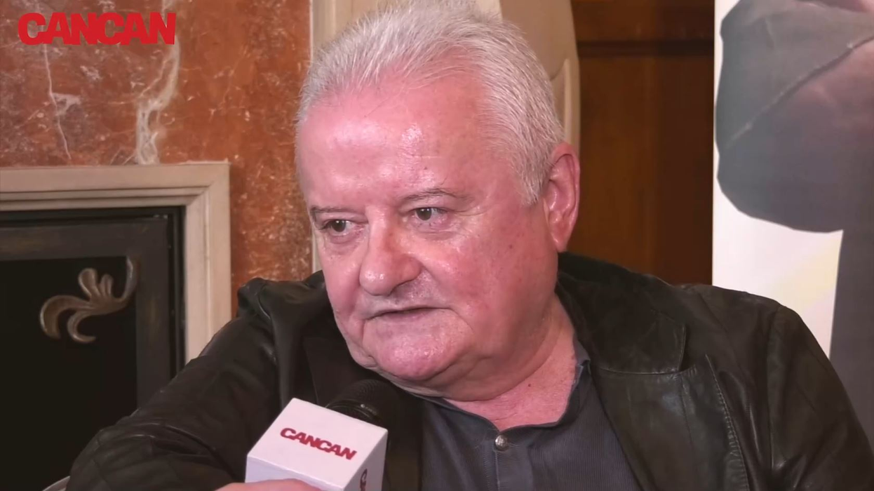 Irinel Columbeanu și-a lansat al doilea volum autobiografic, intitulat "Apofenia?" (Foto: CANCAN.RO)