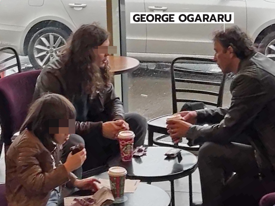 George Ogăraru, alături de copii la cafenea (SURSA FOTO: CANCAN.RO)