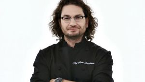 Florin Dumitrescu a reușit să dea jos 10 kilograme într-o lună. Ce dietă a urmat chef-ul. „Nu o recomand nimănui“