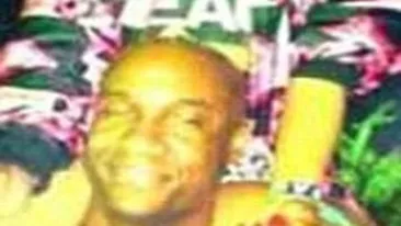 Incredibil! La cel mai mare festival de muzica din America, Coachella, Rihanna a scos un plic cu droguri si le-a pus in capul unui barbat!