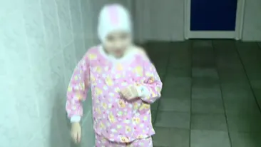 VIDEO Cazul DUREROS al unei fete din Suceava! Are 19 ani, dar arată de 6 pentru ca a fost hrănită toata viata doar cu lapte