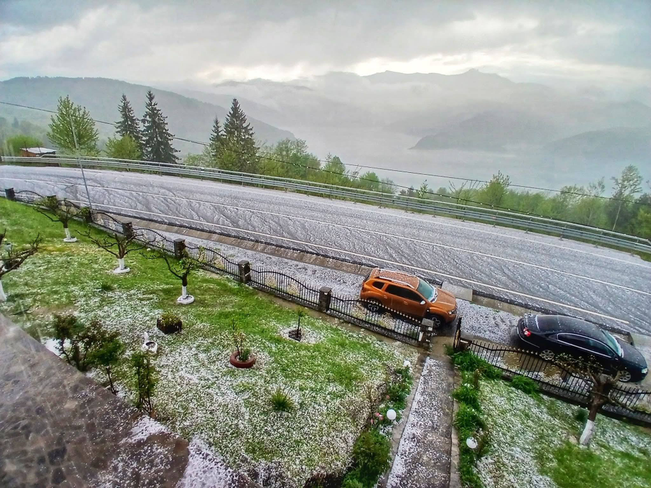 Grindina a făcut prăpăd în România. Ciclonul a lovit o mare parte din țară
