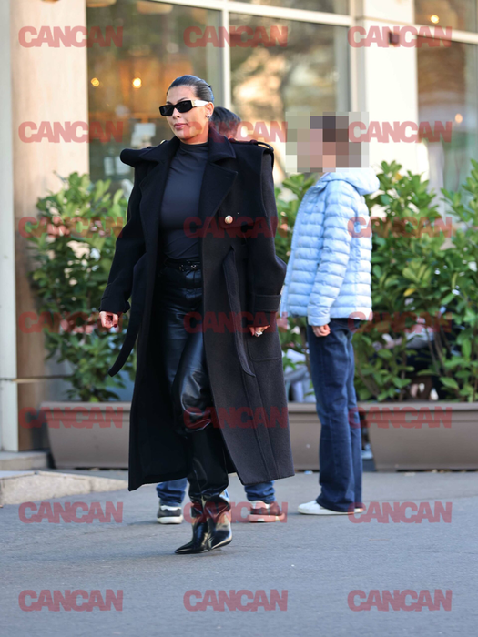 Roxana Dobre, într-o ținută all black