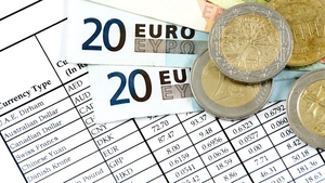 Curs valutar BNR, 27 august. Cât costă azi euro, dolar și lira