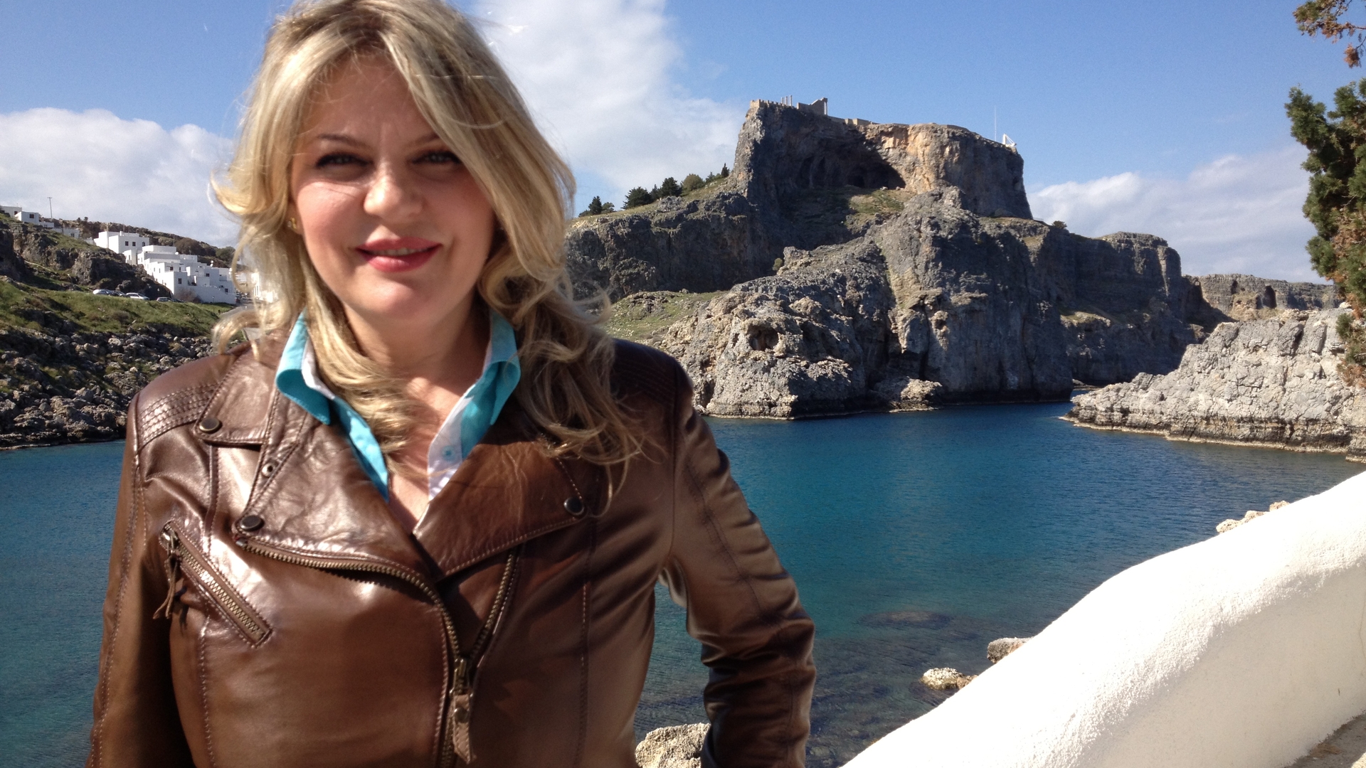 O artista de la noi a vizitat Pestera Apocalipsei din Grecia! Uite cum arata locul in care Sf. Ioan a avut o revelatie!