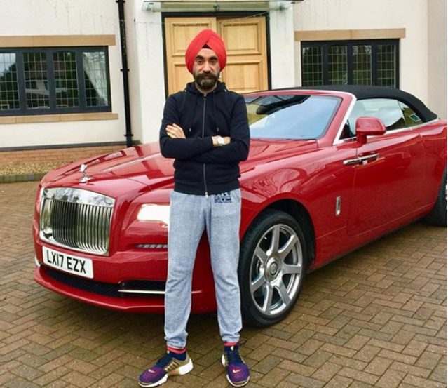 Povestea lui Reuben Singh care a făcut înconjurul lumii. A cerut un împrumut 5.000 de lire sterline de la o bancă și a garantat cu un Rolls Royce, în valoare de un sfert de milion | FOTO