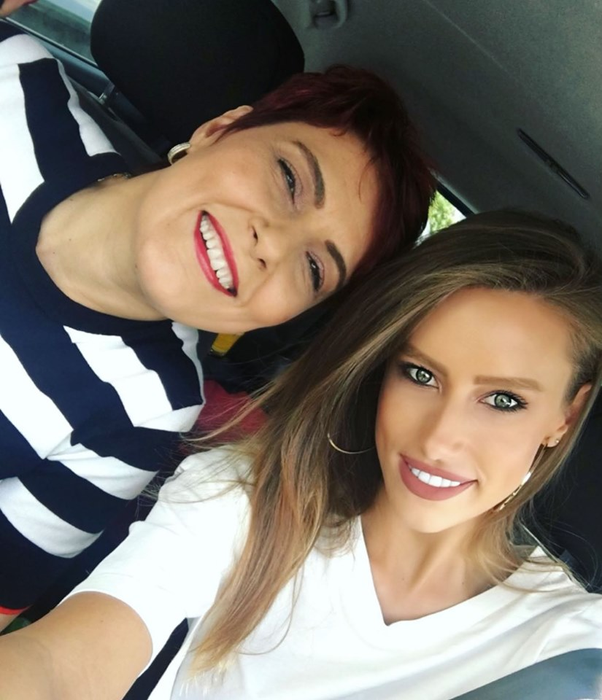 Prima poză „oficială” cu Dani Oțil și iubita lui! Ce mesaj a scris Gabriela Prisăcariu în dreptul imaginii care face senzație