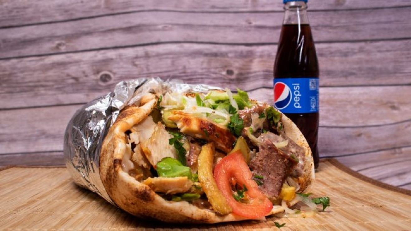 Bancul zilei | Bună ziua, vreau patru șaorme, la pachet