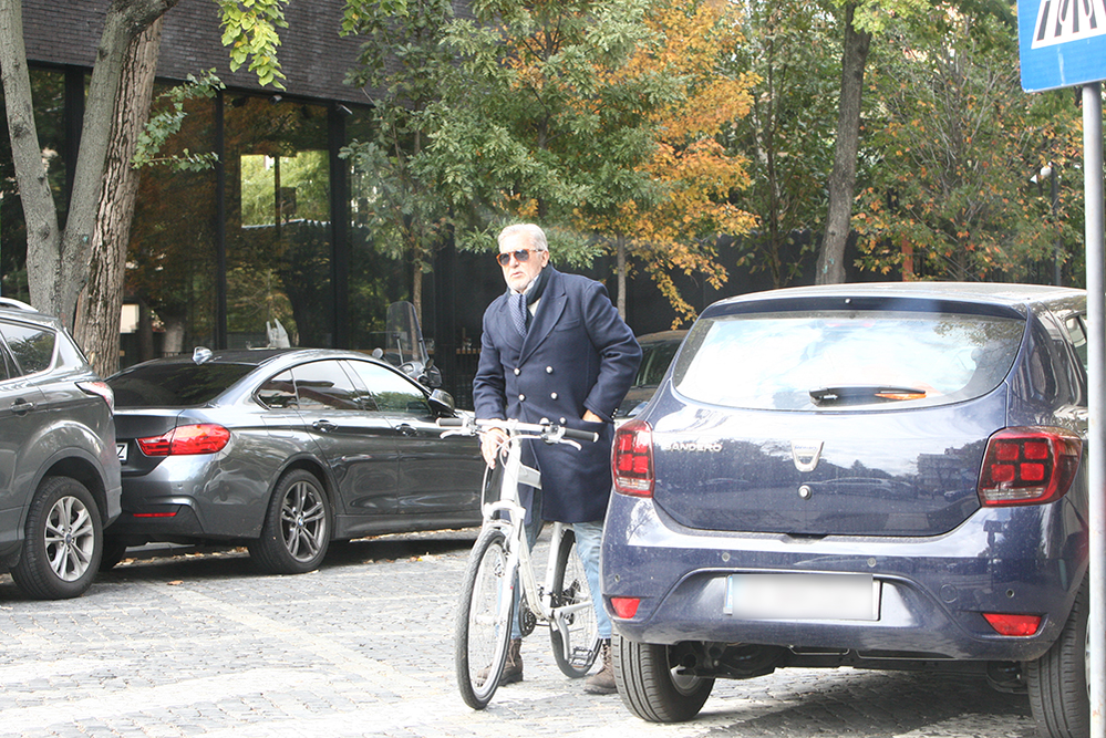 Ilie Năstase a renunțat la mașină și la scuter, din cauza cărora a avut probleme, și a ales bicicleta