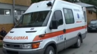 VIDEO Nesupravegheata de parinti, o fetita de doi ani a fost calcata de masina
