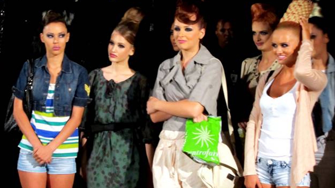 Fetele de la Next Top Model s-au imbatat crita! Unele au vomitat, altele nu erau in stare sa scoata doua cuvinte in fata lui Botezatu