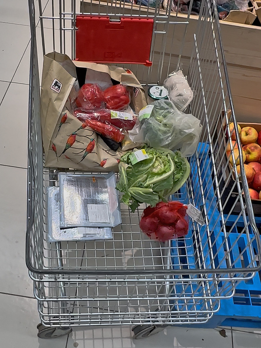 Coșul de cumpărături al celor doi