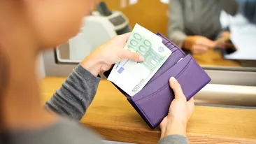 Cont Junior Centenar 2026. Cum poți strange 6.400 de euro pentru copilul tău