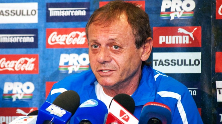 Ilie Balaci a murit în braţele mamei lui în Craiova. Ce i-a spus fotbalistul înainte să își dea ultima suflare
