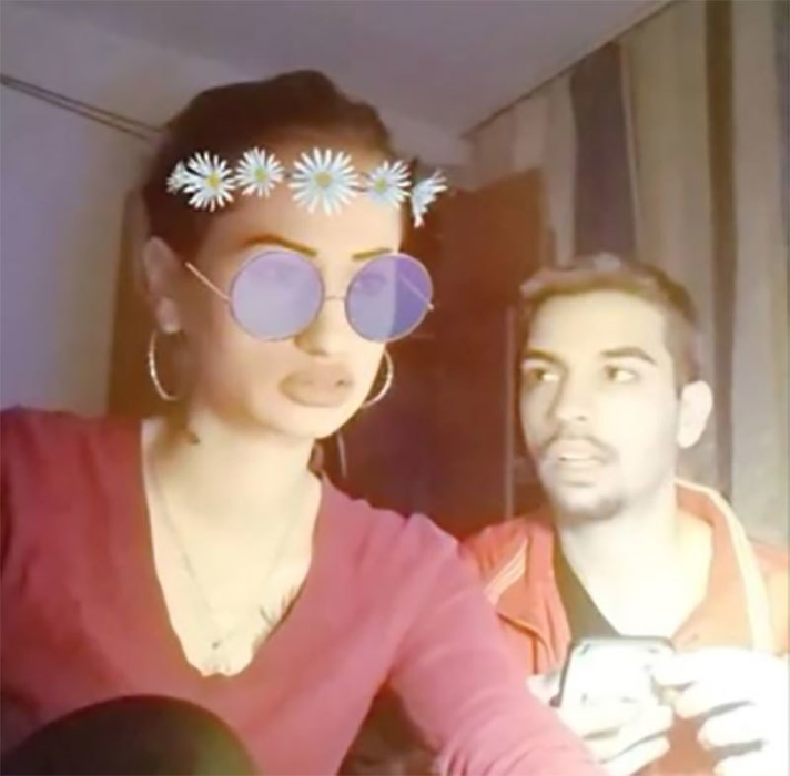 David Puşcaş, fiul adoptiv al Luminiţei Anghel, şi-a făcut iubită! Aflat cu Ada în cameră, tânărul s-a dezbrăcat în faţa webcam-ului şi…