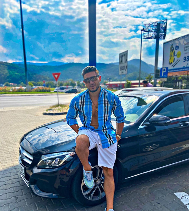 Cum a reacţionat Bogdan Mocanu după ce i-au fost sparte toate roțile de la mașină: „Îi declar război”