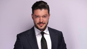 Ce a postat VICTOR SLAV după ce BIANCA DRĂGUŞANU s-a filmat cu branula în mână şi punga de sânge lângă ea