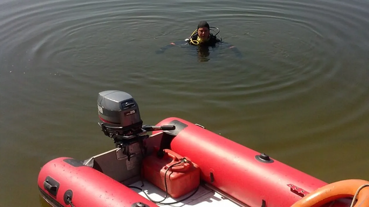 Ei isi risca viata zilnic pentru noi! Vezi ce inseamna munca unui scafandru de la ISU! “In lacuri suntem cu ochii inchisi