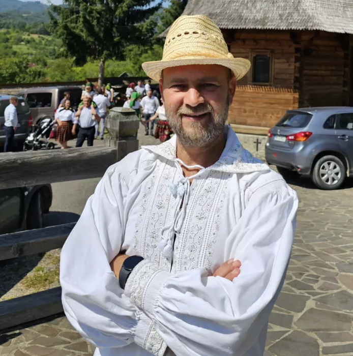Cum arată casa de vacanță a lui Cosmin Seleși din inima Maramureșului. A petrecut primul Paște acolo cu familia