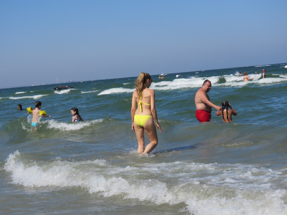 Marilena Crețeanu, la Mamaia, pe plaja milionarilor