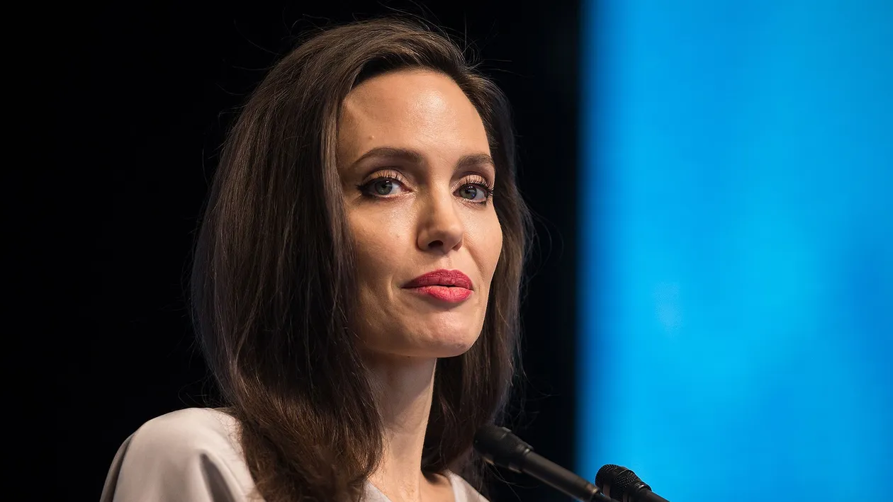 Dieta magică a Angelinei Jolie! Slăbeşti patru kilograme în trei zile! 