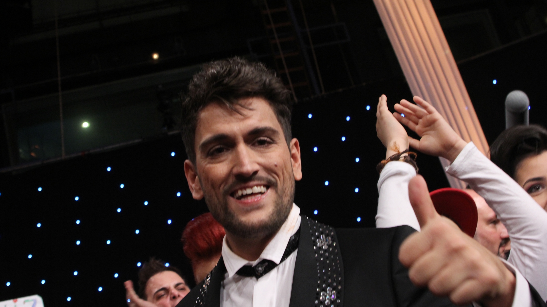 Cât a costat victoria lui Cezar de la Eurovision? Un chilipir. Vezi ce sumă au plătit fanii pentru a-l ajuta să câştige