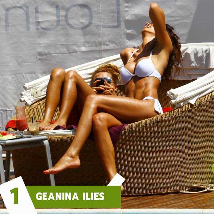 Top 30 sexy-vedete în poziții bizare la plajă! Ce locuri ocupă Laura Cosoi, Sylvia și Daniela Crudu