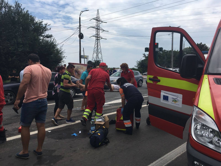 Trei persoane rănite, între care un adolescent în comă, în urma unui accident lângă Costinești. Tânărul, preluat cu elicopterul SMURD