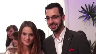 Actrita Adina Galupa recidiveaza. S-a afisat din nou la bratul fotografului personal si… Afla ce este intre cei doi