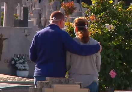 Ți se face pielea de găină! Cum arată o înmormântare pe vreme de pandemie COVID-19