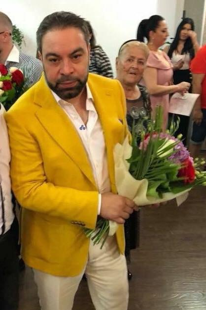 Confidentul lui Florin Salam, declarații tranșante, după ce manelistul a fost pozat alături de o puștoaică goală