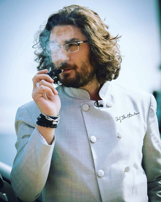 Ce i-a transmis chef Florin Dumitrescu lui Cătălin Scărlătescu, după ce l-a jignit în concurs! S-a întâmplat imediat după finala “Chefi la cuțite“
